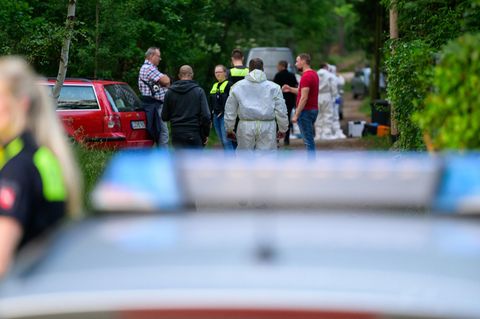 In Bienenbüttel sind Einsatzkräfte der Polizei vor Ort