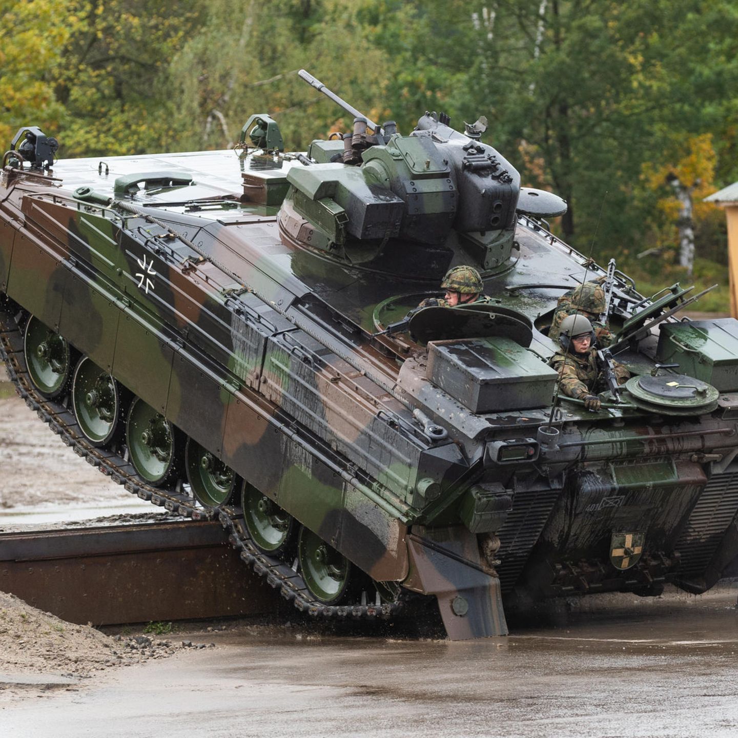 50 Jahre Marder – dieser Schützenpanzer ist doppelt so alt wie seine  Soldaten
