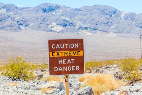 Ein Schild im Death Valley warnt vor extremer Hitze: Das Tal war am Samstag mit 50 Grad Celsius der heißeste Ort in den USA