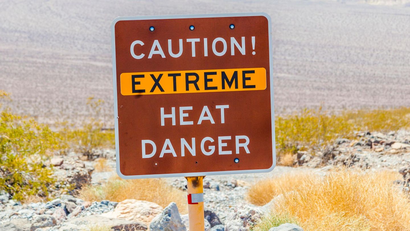 Ein Schild im Death Valley warnt vor extremer Hitze: Das Tal war am Samstag mit 50 Grad Celsius der heißeste Ort in den USA