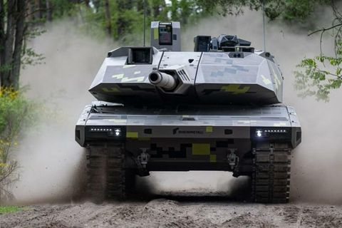 Der KF51 sieht aus, als hätte man einen neuen Turm auf eine modfizierte Leopard-2-Wanne gesetzt.