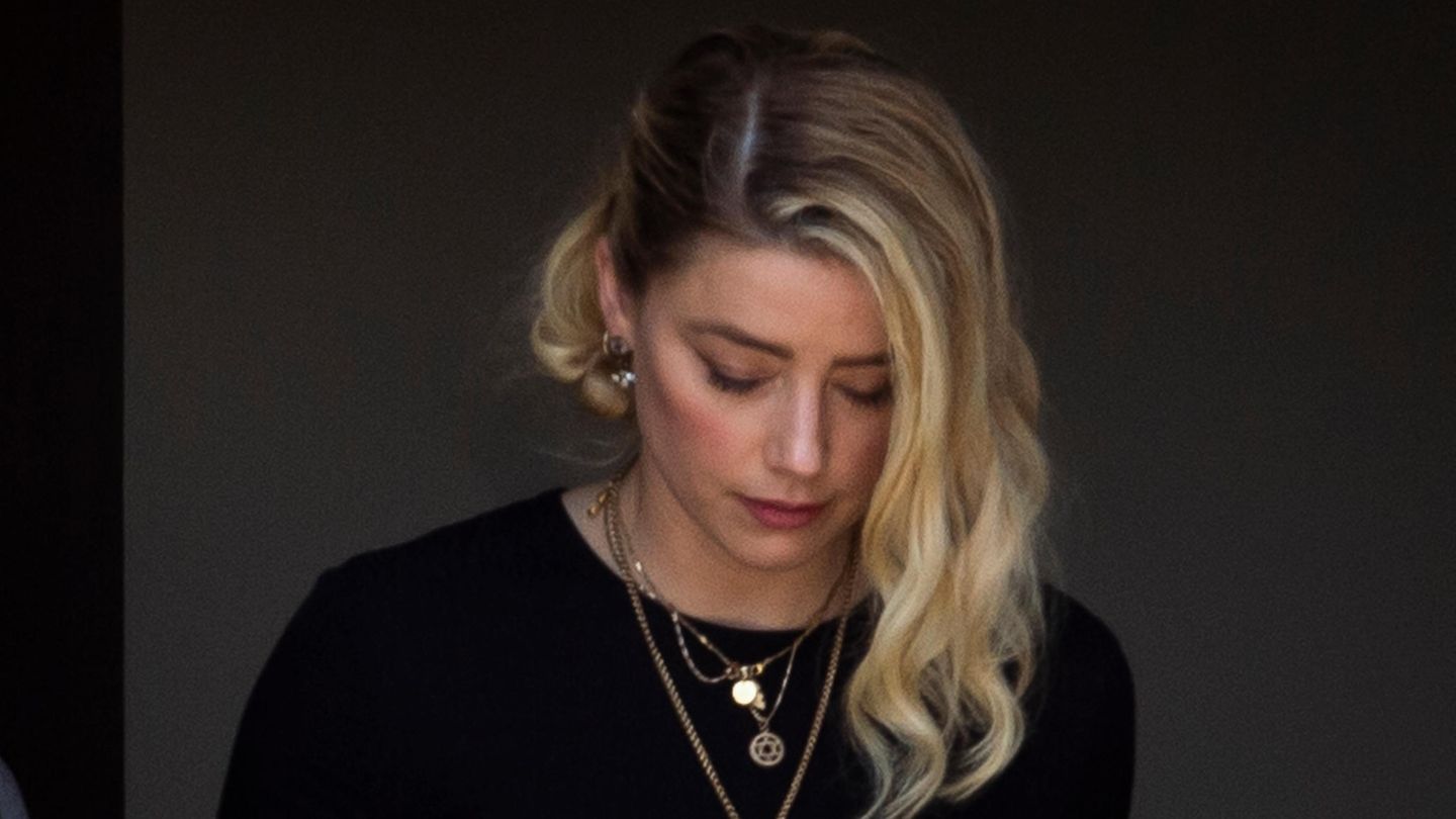Amber Heard deplores hate wave on social media