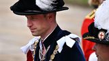 Auch die Nummer 2 der Thronfolge, Prinz William, war zu diesem Anlass nach Windsor gekommen und hatte sich eine traditionelle Uniform angelegt.
