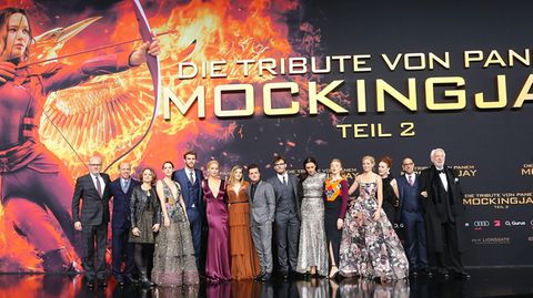 Gruppenbild bei der Weltpremiere des Filmes "Die Tribute von Panem" Mockingjay Teil 2