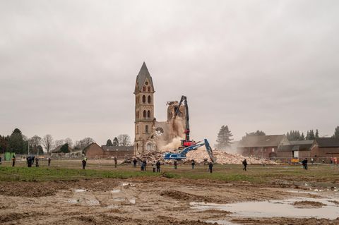Matthias Jung dokumentiert den Abriss einer Kirche im Revier