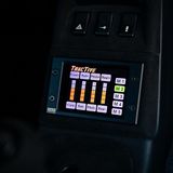 Per Knopfdruck kann man beim Everrati Porsche das Set-up 
verändern