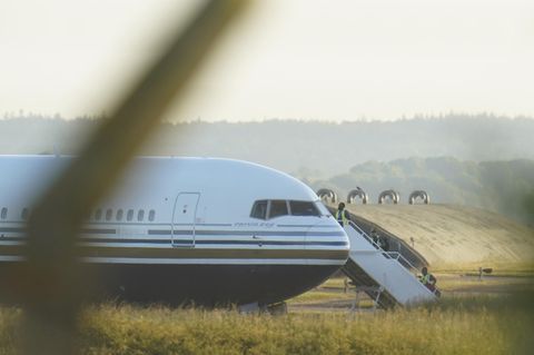 Eine Boeing 767 steht auf der Basis MoD Boscombe Down, in der Nähe von Salisbury.