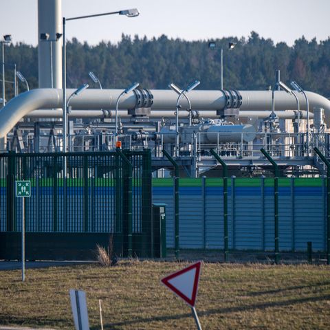 Wintershall Dea: Rohrsysteme und Absperrvorrichtungen in der Gasempfangsstation der Ostseepipeline Nord Stream 2