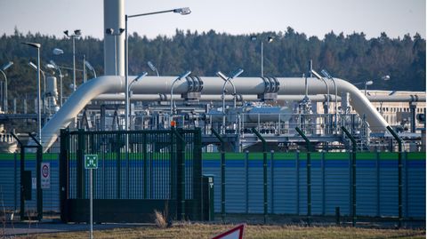 Wintershall Dea: Rohrsysteme und Absperrvorrichtungen in der Gasempfangsstation der Ostseepipeline Nord Stream 2