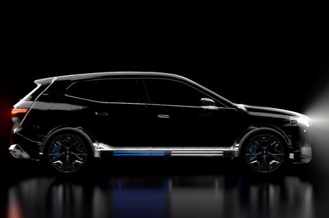 Ein SUV-Modell von BMW in der Seitenansicht