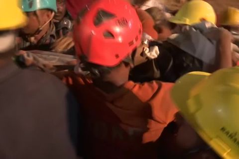 Video: Kleiner Junge nach 100 Stunden aus Brunnenschacht gerettet