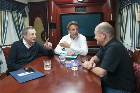 Ukraine-Reise: Sonderzug nach Kiew: Scholz, Macron und Draghi besuchen Präsident Selenskyj