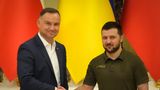 22. Mai: Bei seinem Besuch in Kiew hält Polens Präsident Andrzej Duda (l.) als erstes Staatsoberhaupt seit Kriegsbeginn eine Rede in der Rada, dem ukrainischen Parlament. Duda setzt sich dafür ein, dass die Ukraine möglichst rasch einen EU-Kandidatenstatus erhält.