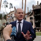 Scholz spricht in Irpin in der Ukraine zu den Medien