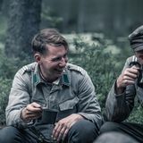 Liebe zum Detail zeigen die verwaschenen Uniformen.