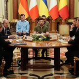 Beratung am runden Tisch: Draghi, Scholz, Selenskyj, Macron und Iohannis (v.l.n.r) im Präsidentenpalast in Kiew