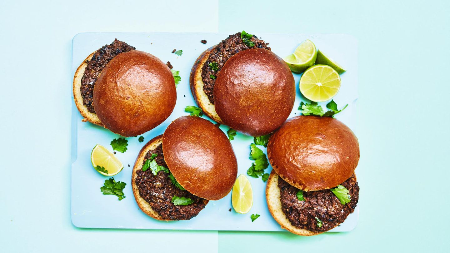 Pilzburger mit schwarzen Bohnen, Erdnüssen & Limette Green BBQ: Pilzburger
