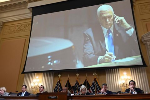 Mike Pence auf einem Schirm während einer Sitzung der U-Ausschusses zum Kapitol-Sturm