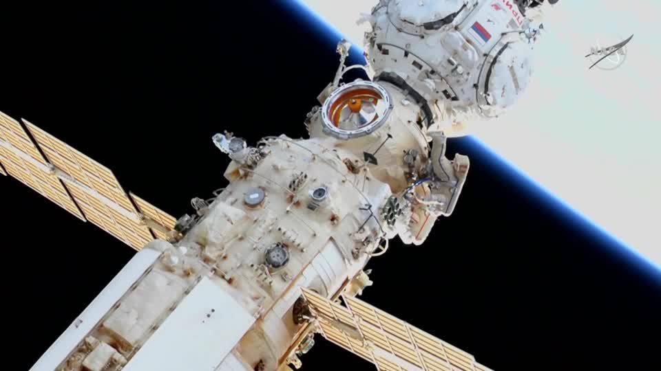 Video: ISS auf Kollisionskurs