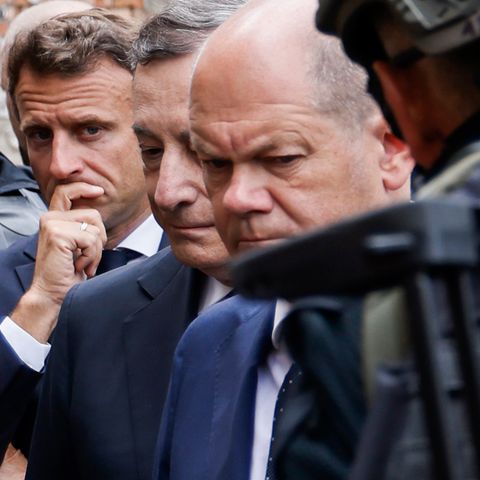 Frankreichs Präsident Emmanuel Macron, Italiens Ministerpräsident Mario Draghi und Bundeskanzler Olaf Scholz