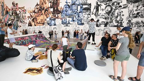 Die Kunstausstellung documenta ist zunächst für Fachbesucher geöffnet, ab dem 18. Juni steht sie allen Interessierten offen