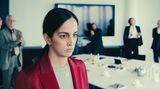 Die junge Anwältin Seyma (Ebru "Ebow" Düzgün) wird von ihren Kollegen gefeiert: Sie hat einen Verfahrensfehler entdeckt und somit einen verloren geglaubten Fall gewonnen. Doch der Preis ist hoch: Ein brutaler Menschenhändler kommt deswegen auf freien Fuß. Seyma kann sich über ihren Erfolg nicht freuen. Ihr Glaube an das Recht ist schwer erschüttert. Die Schriftstellerin und Filmemacherin Helene Hegemann führt Regie - und verleiht dem Film ihren ganz eigenen, aus "Axolotl Overkill" bekannten Sound.