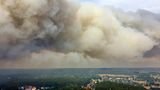 Der Himmel über Beelitz wird von einer dichten Rauchwolke verhüllt