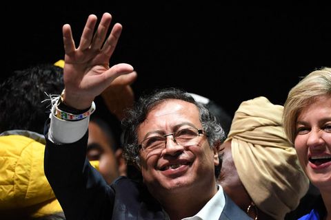 Gustavo Petro: Ehemaliger Guerillakämpfer: Linkspopulist gewinnt Präsidentschaftswahlen in Kolumbien