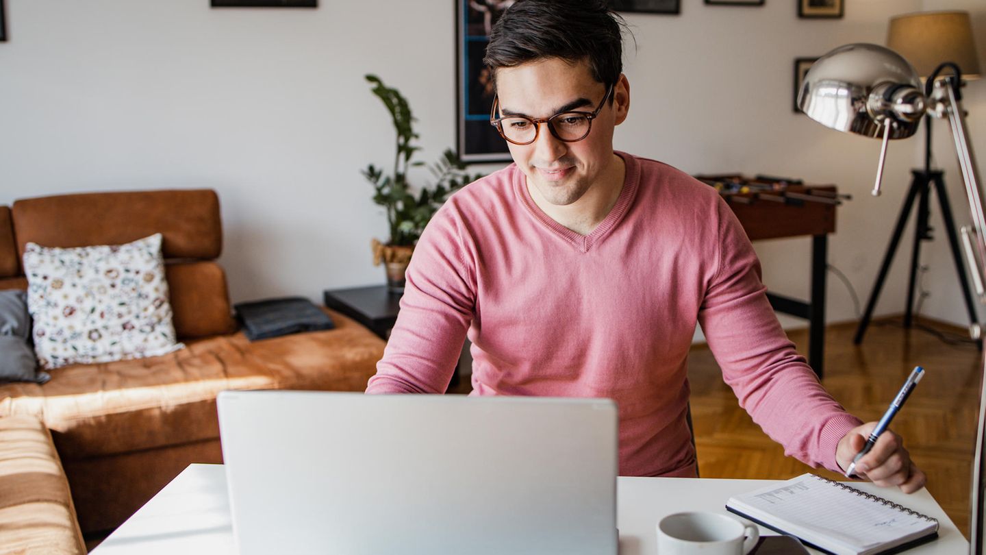 Modern notebook for 260 euros instead of 620 euros: the top deals on Monday