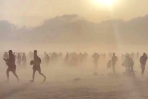 Frankreich: "Mini-Tornado" fegt über Normandie-Strand – ein Todesopfer