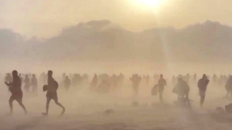 Frankreich: "Mini-Tornado" fegt über Normandie-Strand – ein Todesopfer Frankreich: "Mini-Tornado" fegt über Normandie-Strand – ein Todesopfer