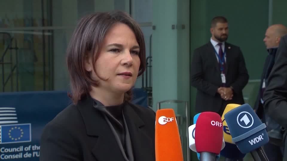 Video: Baerbock vor EU-Beratungen: "Historischer Moment" Video: Baerbock vor EU-Beratungen: "Historischer Moment"