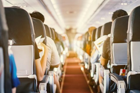 Sitze im Innenraum eines Flugzeugs