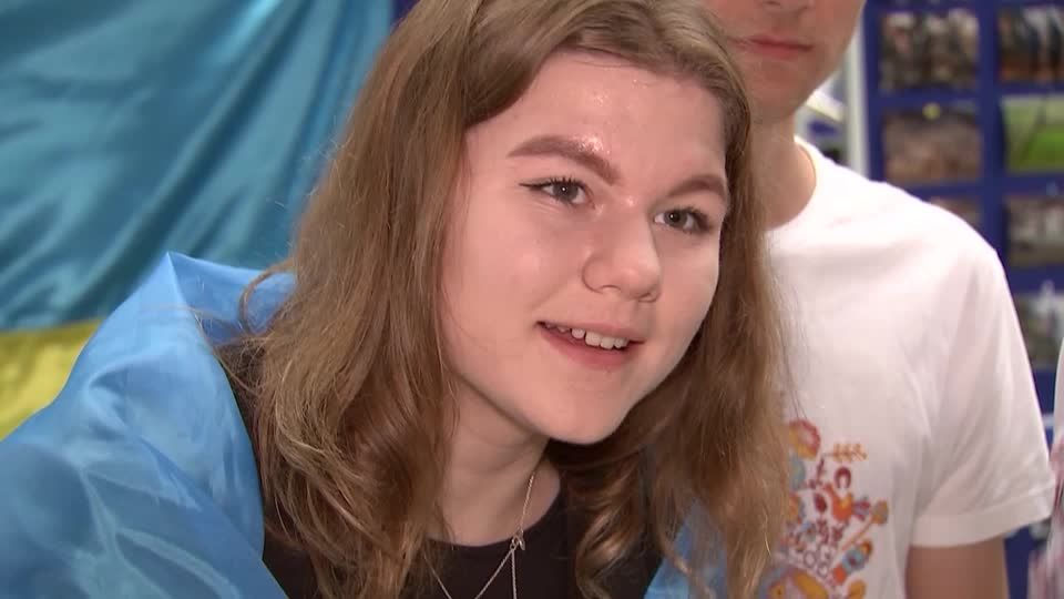 Video: "Alle wollen nach Hause" - Geflüchtete Ukrainerin berichtet Video: "Alle wollen nach Hause" - Geflüchtete Ukrainerin berichtet