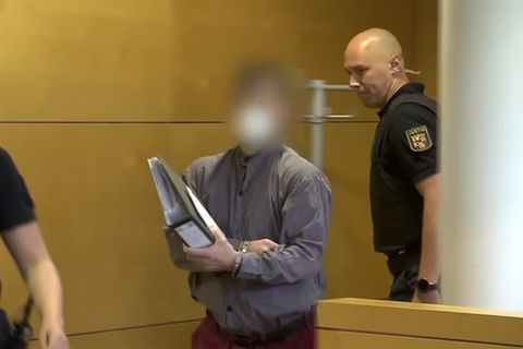 Video: Mutmaßlicher Polizistenmörder von Kusel vor Gericht