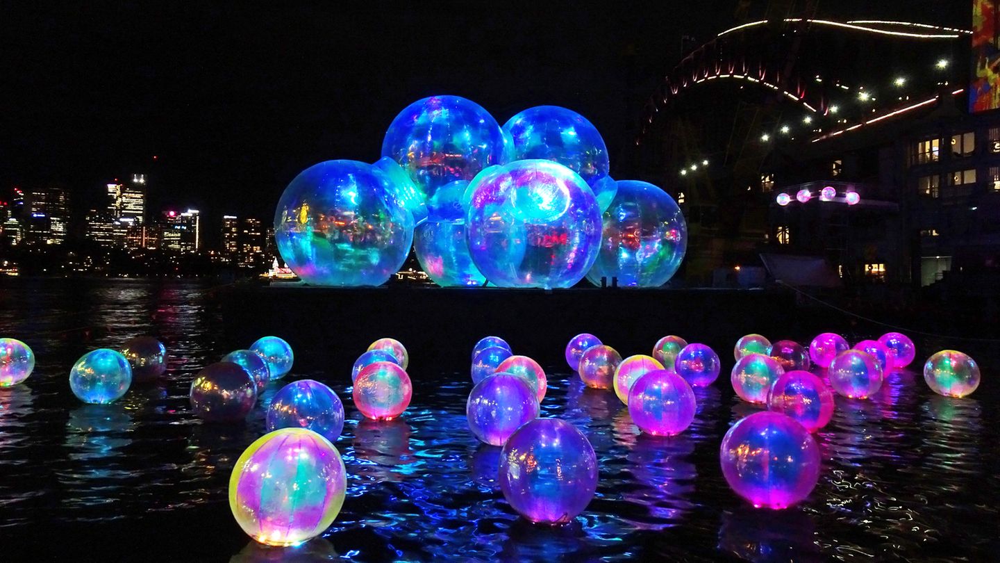 Vivid Sydney 2022: Ephemeral Oceanic in Walsh Bay Vivid Sydney 2022: Ephemeral Oceanic in Walsh Bay