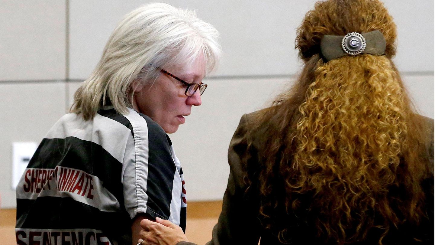 Debra Jean Milke, left, sits next to one of her attorneys during a hearing as she awaits a retrial in the 1989 shooting death of her 4-year-old son, Christopher, at Maricopa County Superior Court on Thursday, Aug. 1, 2013, in Phoenix.  A recent federal ...