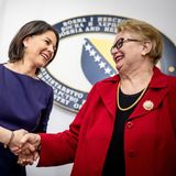 Bundesaußenministerin Annalena Baerbock spricht mit ihrer Amtskollegin Bisera Turkovic
