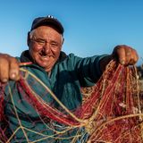 Vítor Silvestre fischt seit 49 Jahren in und vor der Ria-Formosa-Lagune. Er half, die beiden Meeresschutzgebiete auszuwählen – ist aber mit der Arbeit von Politik und Umweltschützern noch nicht zufrieden. Zu viel Bürokratie, findet er