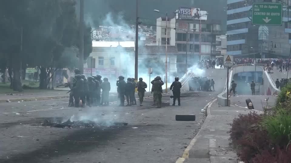 Video: Zusammenstöße zwischen indigenen Demonstranten und Polizei