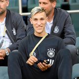 Den DFB-Pokal verpasste Nico Schlotterbeck mit dem SC Freiburg gegen RB Leipzig, dafür verbesserte er sich in Sachen Arbeitgeber. Der 22-Jährige wechselt zum BVB und bildet zukünftig mit Niklas Süle eine Abwehrreihe. Und was wird aus Hummels?