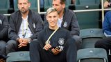 Den DFB-Pokal verpasste Nico Schlotterbeck mit dem SC Freiburg gegen RB Leipzig, dafür verbesserte er sich in Sachen Arbeitgeber. Der 22-Jährige wechselt zum BVB und bildet zukünftig mit Niklas Süle eine Abwehrreihe. Und was wird aus Hummels?