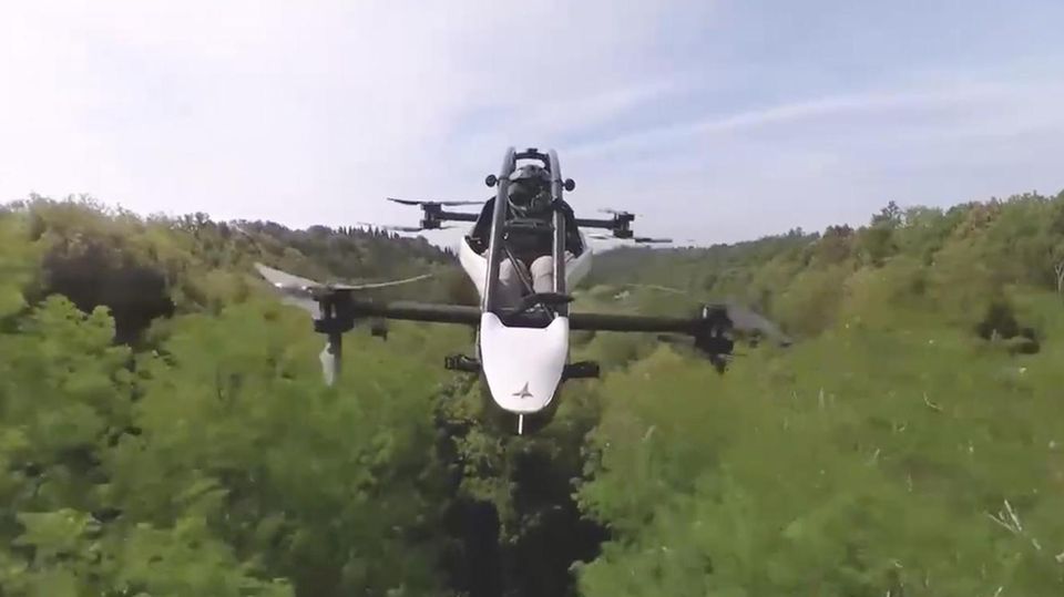"Jetson One" im Video: Mini-Flugauto für 92.000 US-Dollar: Unternehmer pendelt mit Science-Fiction-Flieger zur Arbeit "Jetson One" im Video: Mini-Flugauto für 92.000 US-Dollar: Unternehmer pendelt mit Science-Fiction-Flieger zur Arbeit