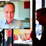 Neben den Preisen in den vier Wettbewerbskategorien vergab die stern-Chefredaktion in diesem Jahr den "Republik-Preis" an Journalist, Autor und Produzent Stephan Lamby – der an diesem Abend zugeschaltet wurde – und würdigte damit seine gesamte journalistische Leistung