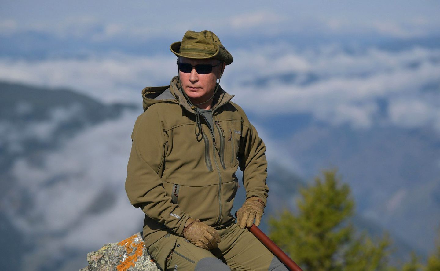 Putin – der Bergbezwinger. Pilze und Beeren sind dem Kreml-Chef nicht genug. Es muss Action her. 