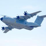 ... sondern zeigt auch in einer Flugschau die Fähigkeiten des Militärtransporters A400M