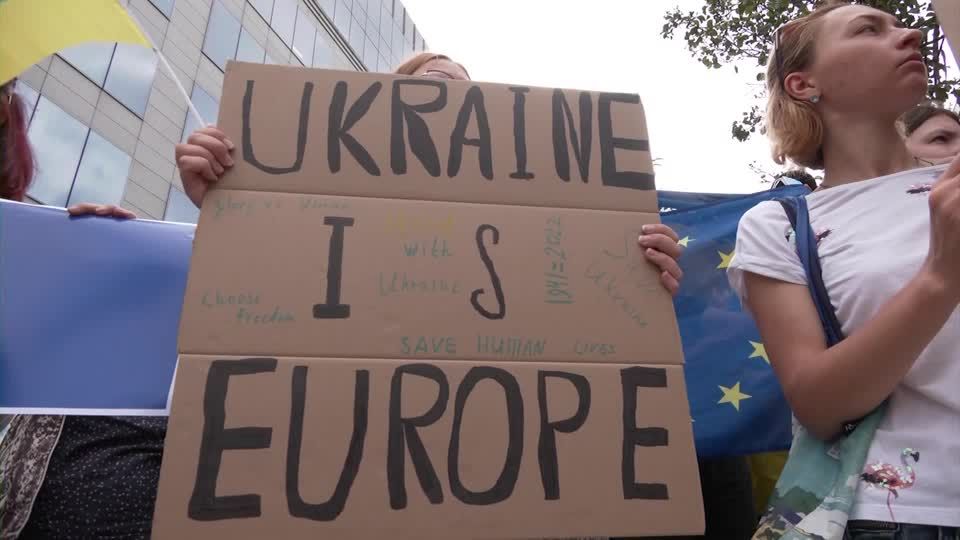 Video: Ukraine und Moldau sind EU-Kandidaten - "Historische Entscheidung" Video: Ukraine und Moldau sind EU-Kandidaten - "Historische Entscheidung"