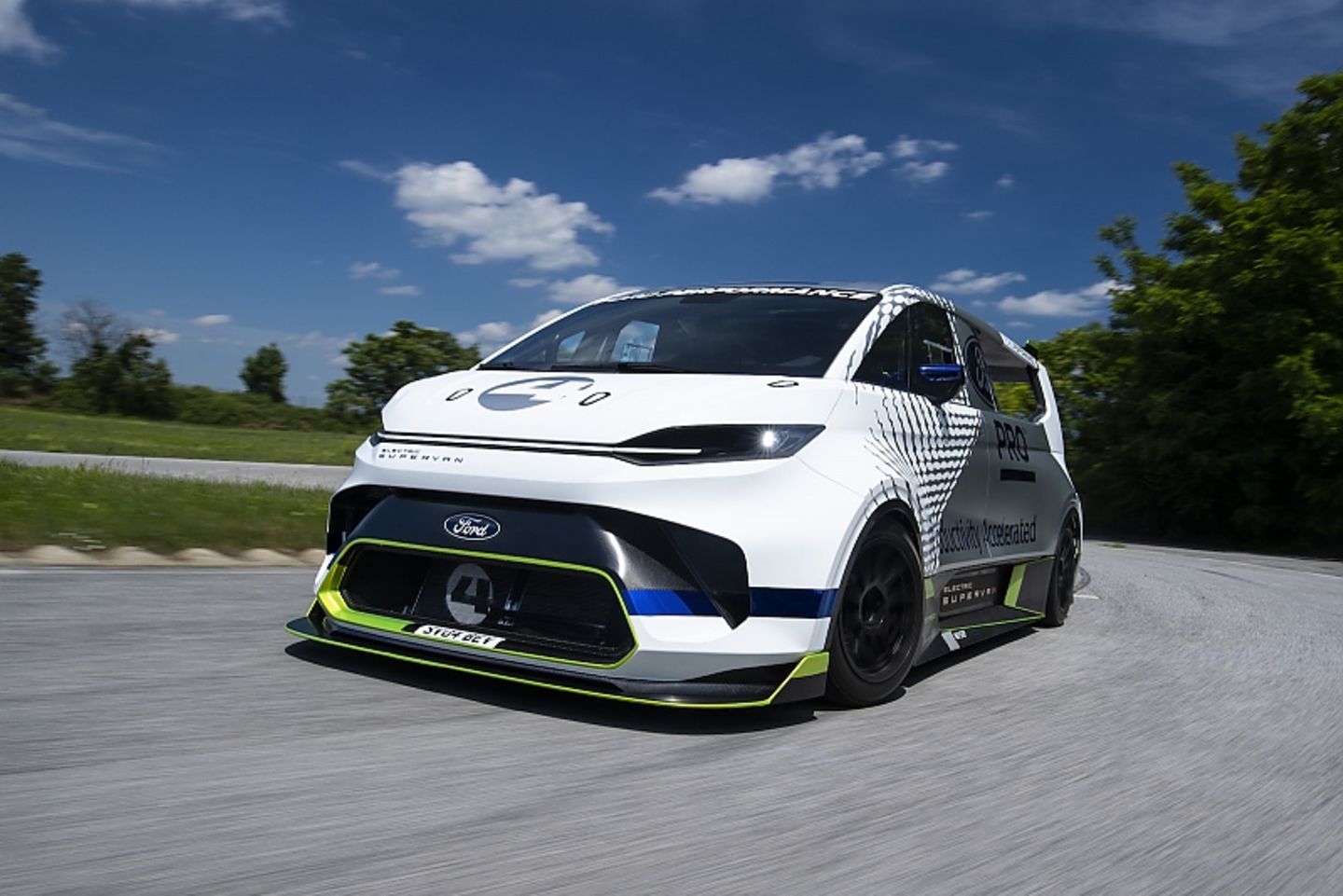 Ford Pro Electric Supervan 2022