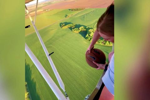Basketball: Teenager meistern Wurf aus Flugzeug – aus 300 Meter Höhe