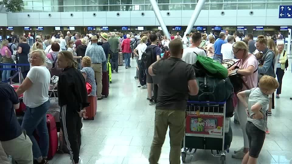 Video: NRW: Ferienbeginn und Flugchaos